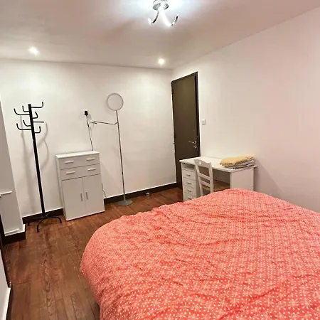 Privative Moderne Proche Gare De