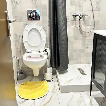 Privative Moderne Proche Gare De