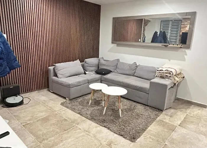 Privative Moderne Proche Gare De